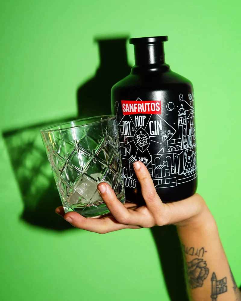 DRY AND HOP GIN SANFRUTOS