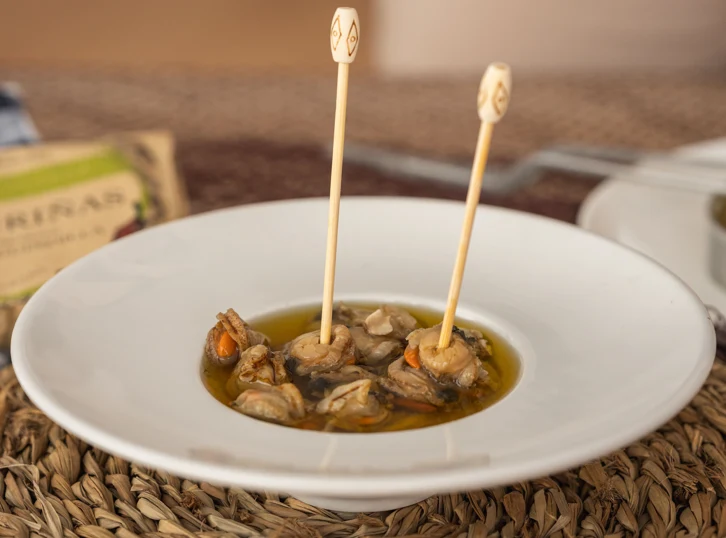 Zamburiñas en Aceite de Oliva con Ajo y Guindilla 111g