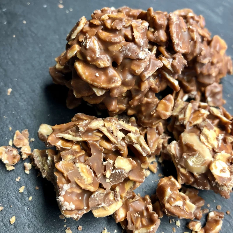 Rocas de almendra con chocolate con leche 150g