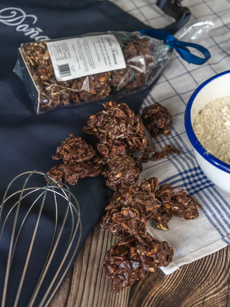 Rocas de almendra con chocolate negro 150g