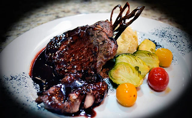 Rib Eye a la Jamaica, Chipotle y Miel