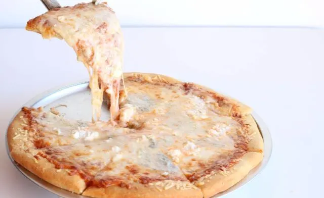 Pizza 4 Quesos