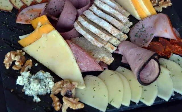 Tabla de Carnes Frias con Quesos