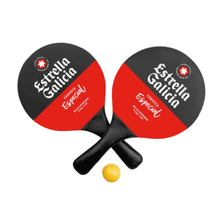 Palas de playa con pelota de Estrella Galicia