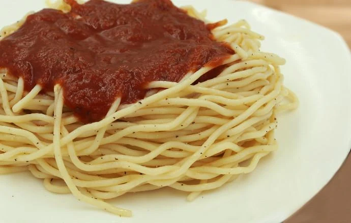 Espagueti con Tomate
