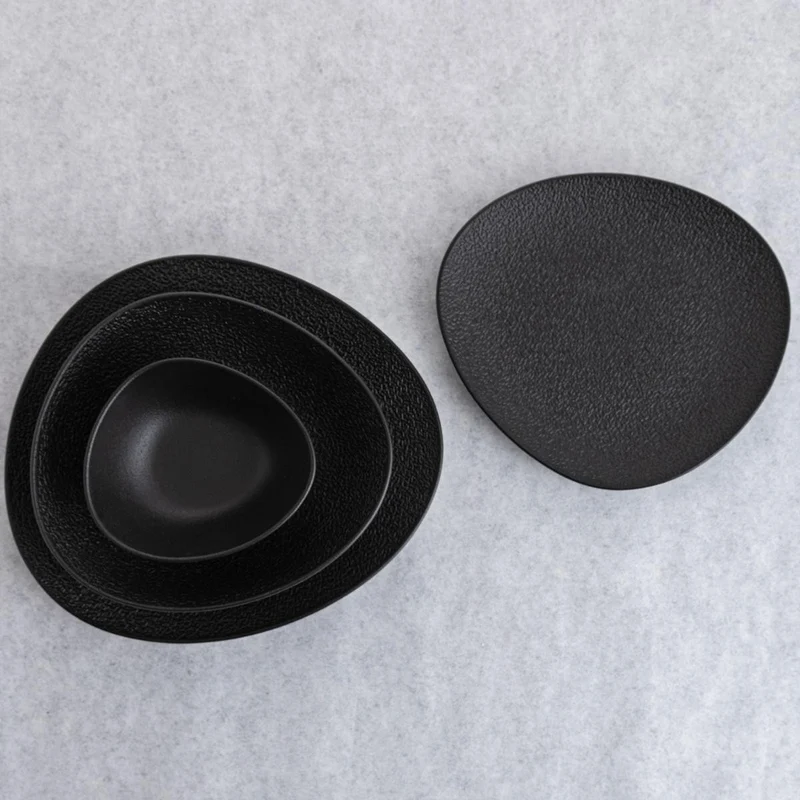 Plato llano ovalado irregular porcelana Fosil 28 x 24 cm. Varios colores - 6 Uds.